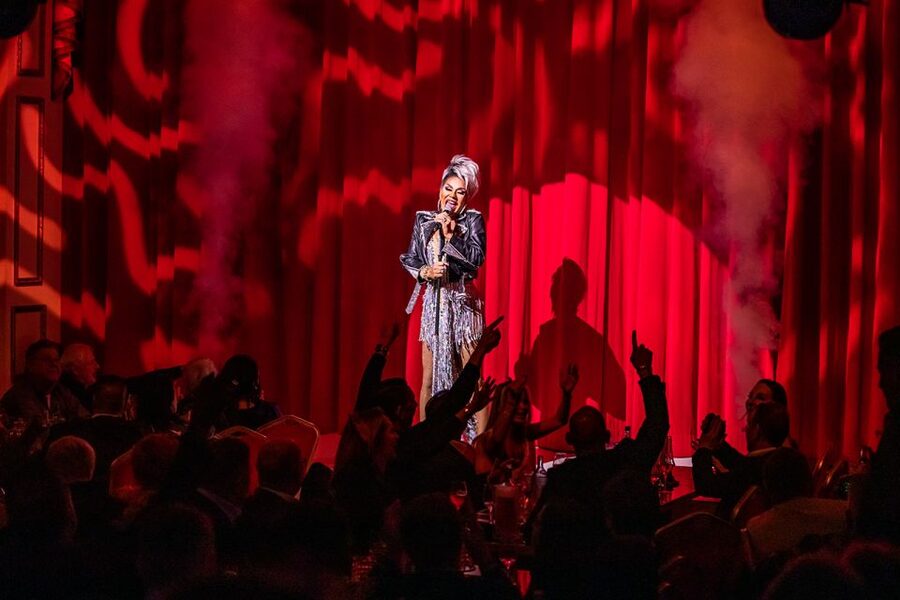 Dresden: Entrance Ticket for Travesty Revue Show - The after-show party adds time to the evening