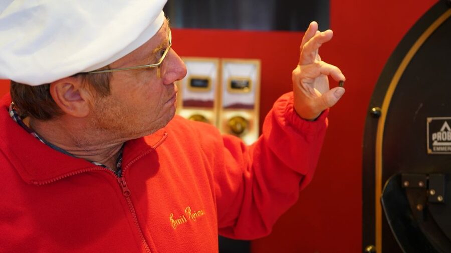Dresden: Guided Bus Tour to Stollen Bakery with Tasting - Key points at a glance