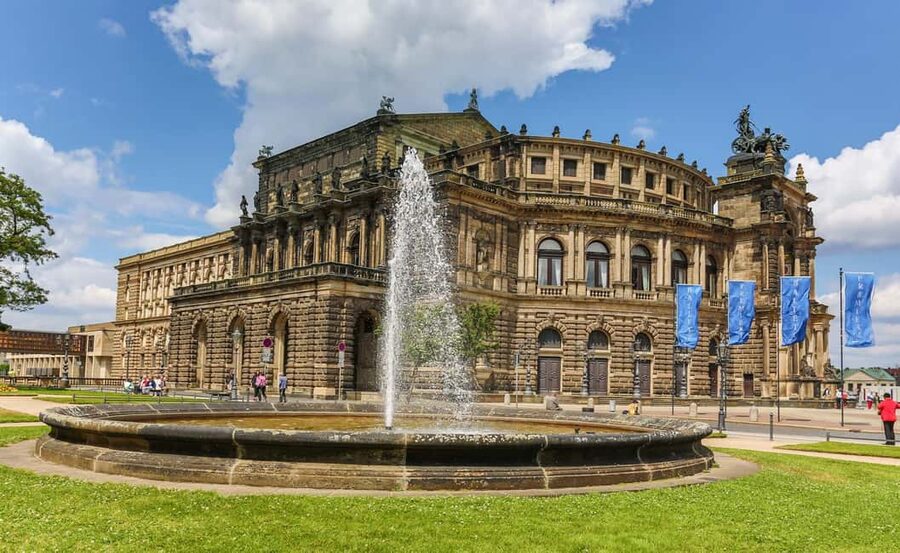 Dresden: Guided City Walk with a Cup of Coffee - Brühl’s Terrace and the river-side view