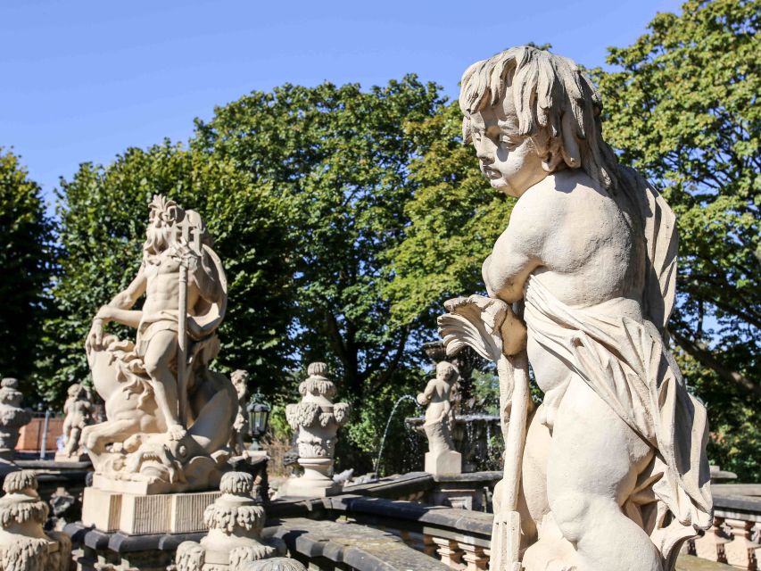 Dresden: Guided City Walk with a Cup of Coffee - Semperoper and the culture of the court