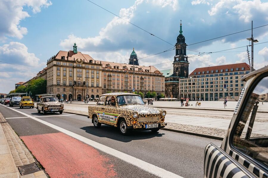 Dresden: Guided Sightseeing Tour in Classic Trabi Car - What the 75-minute format does well