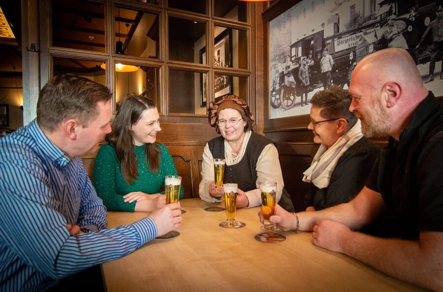 Dresden: Guided Tour with Beer Tasting - Hello Dresden and the first pours