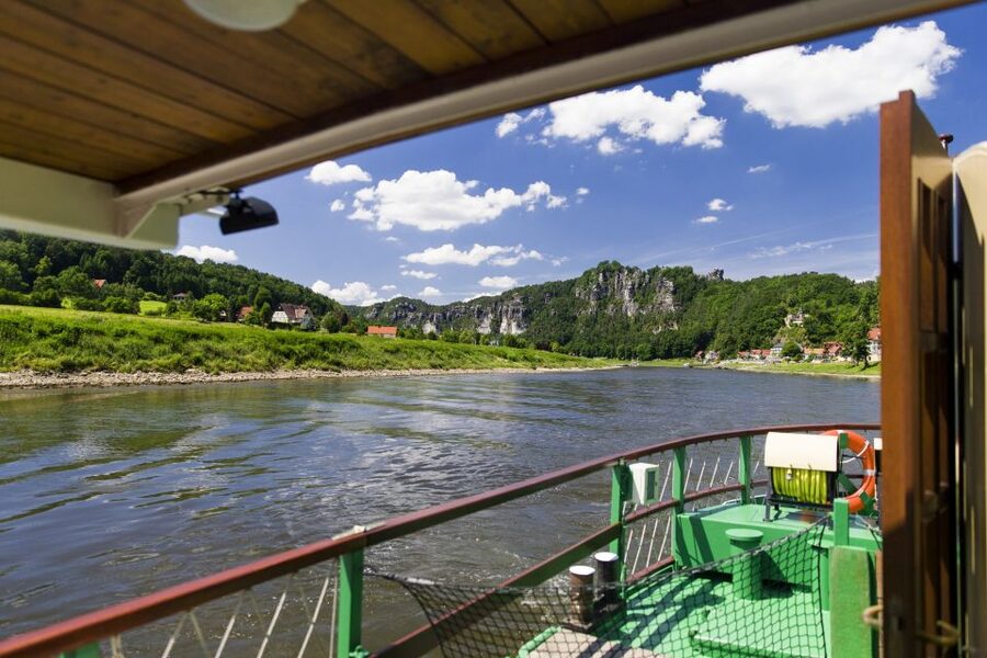 Dresden: Königstein Fortress Paddle Steamer Cruise - Elbe castles and wine-growing districts slow the pace