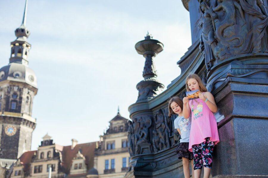 Dresden: Old Town Scavenger Hunt for Children - The Royal Palace and an important timing warning