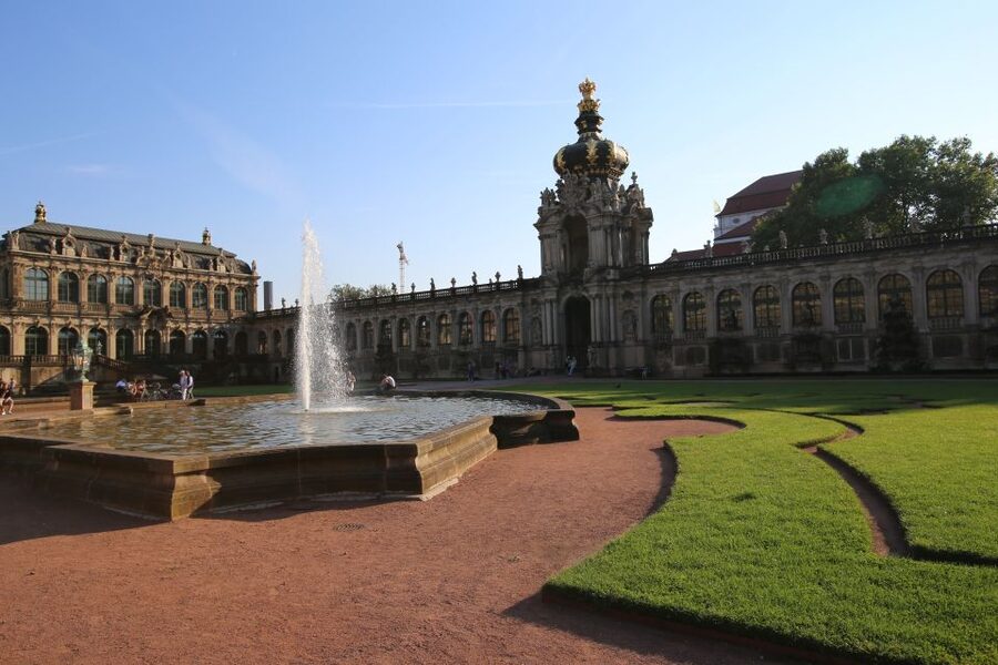 Dresden: Private Guided Walking Tour - Brühl’s Terrace and Augustus Bridge
