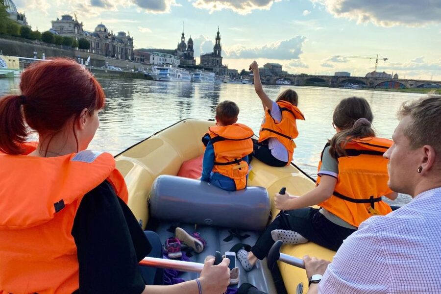 Dresden: Private Inflatable Boat Tour with Beer Garden Stop - Who should book this Elbe outing?