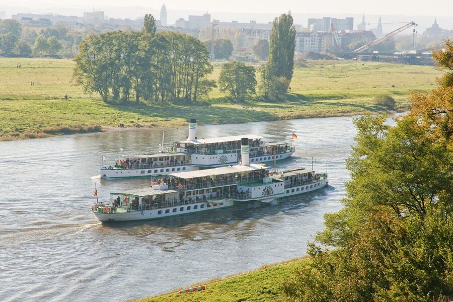 Dresden: Scavenger Hunt to Elbe River & Castles - Who will enjoy this most?