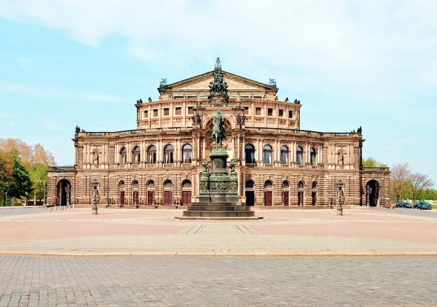 Dresden: Segway Tour Along the Elbe and Old Town - Who should book this Dresden Segway tour?