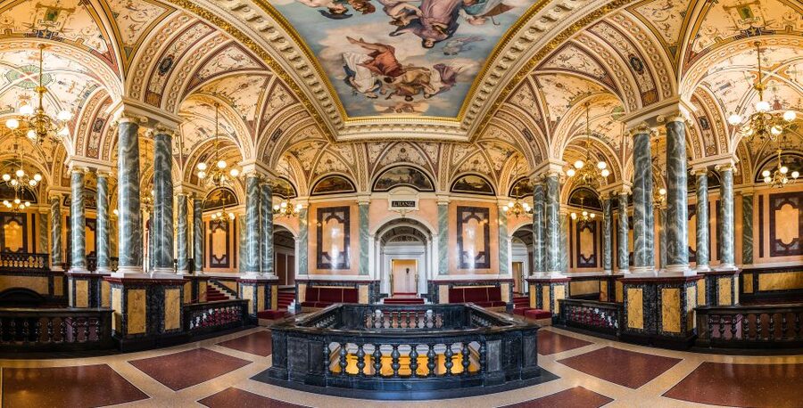 Dresden: Semperoper and Old Town Tour - Who should book this Dresden tour?