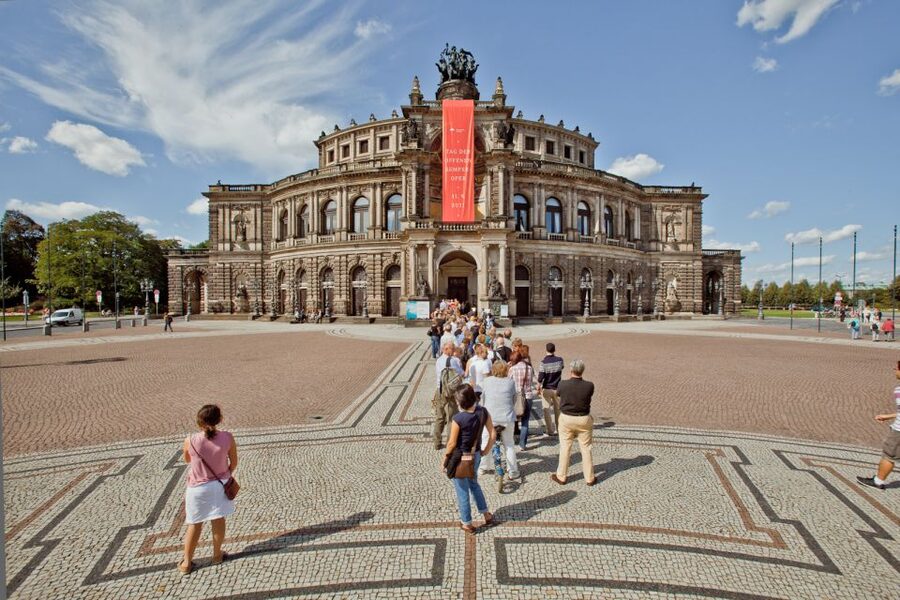 Dresden: Semperoper and Old Town Tour - Inside the Semperoper: decoration, sound, and rebuilding