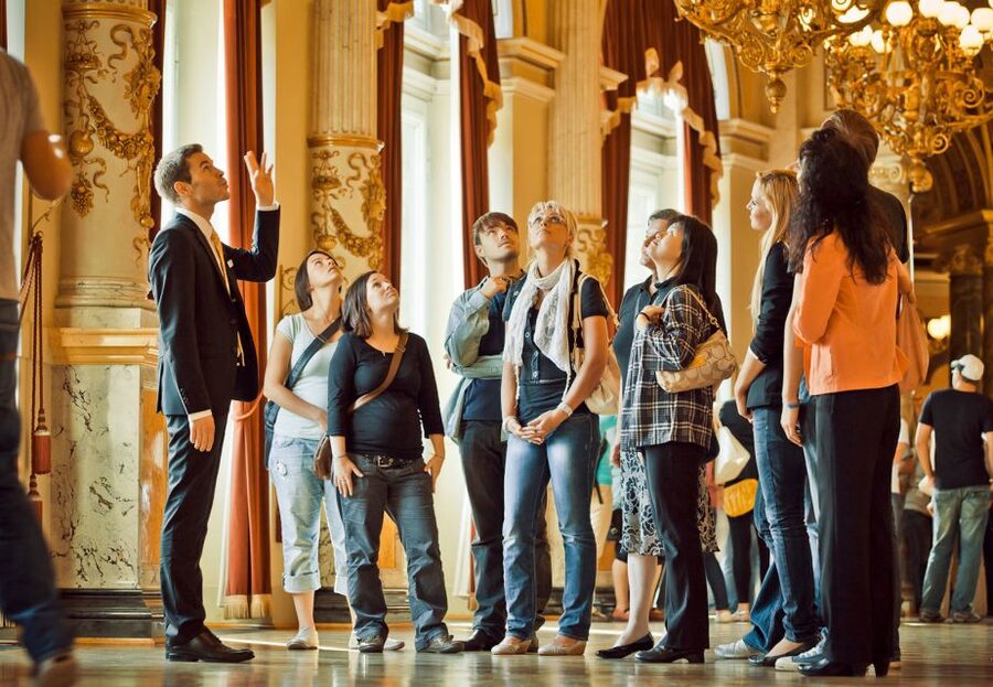 Dresden: Semperoper and Royal Castle - What happens when performances affect access
