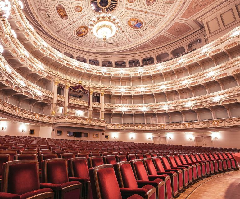 Dresden: Semperoper Guided Tour for Families - Decorated rooms with a practical story