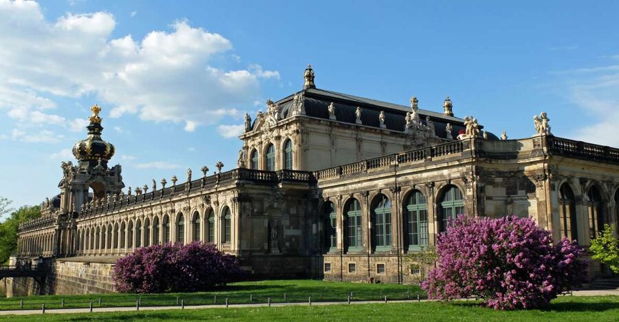 Dresden: Shared Small Group Walking Tour in English - Starting beside the Elbe at Schlossplatz