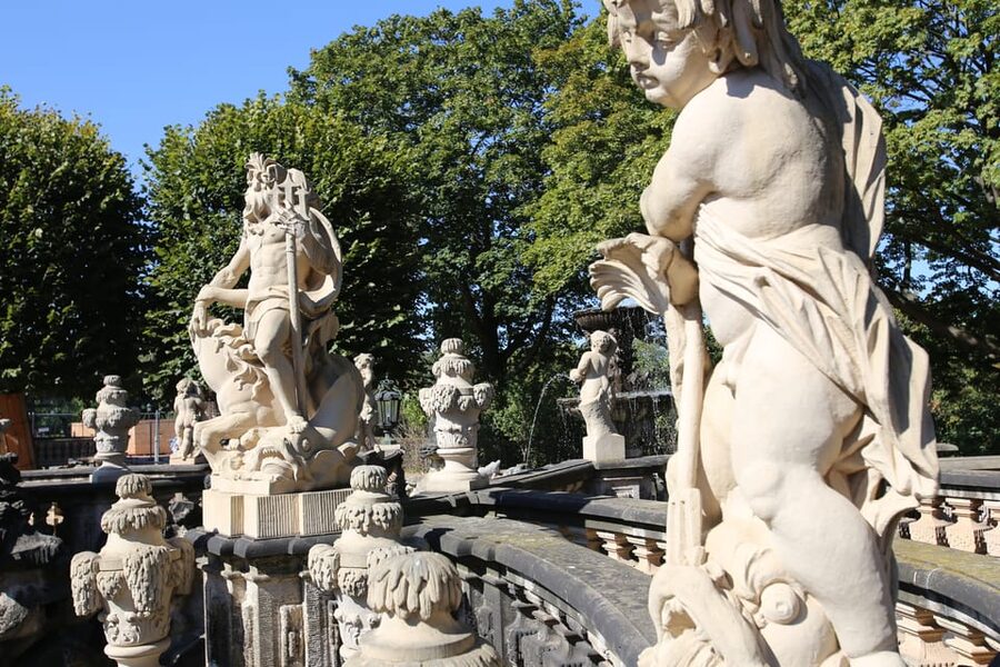 Dresden: Sightseeing Walking Tour in English - The Catholic Cathedral and Royal Castle