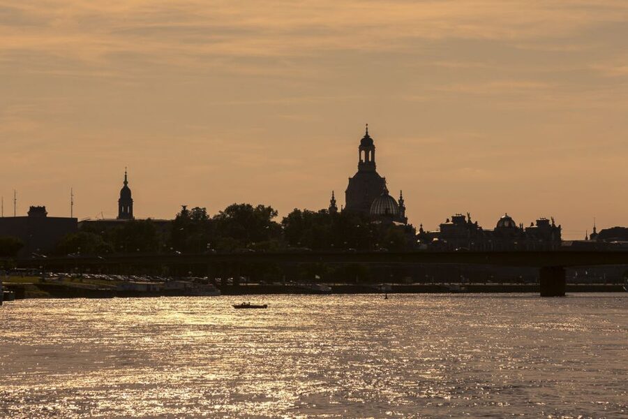 Dresden: Smile Tour with Prosecco - Dresden Castle and the old town’s grand scale