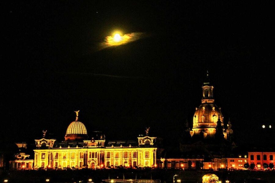 Dresden: The Original Night Watchman Tour in Lantern Light - Semper Opera House and the opening mood