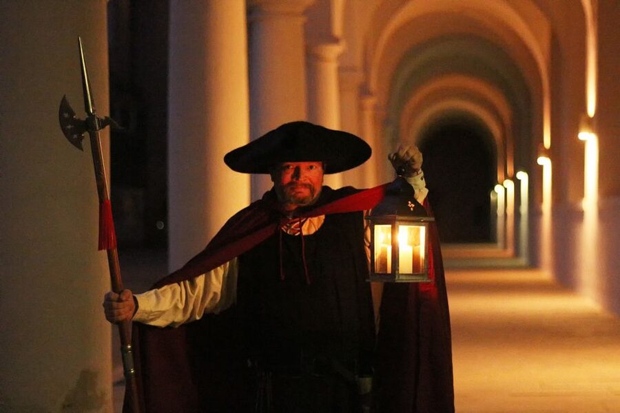 Dresden: Walking Tour with a Night Watchman and Meal - Should You Book the Night Watchman Tour?