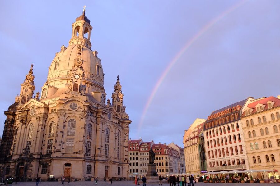 Dresden with a touch of Xmas: English small group tour - Theaterplatz and the opera-house setting
