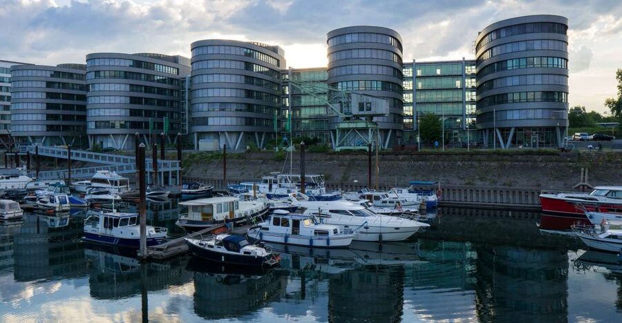 Duisburg: Guided Walking Tour through the inner harbour - Duisburg’s inner harbour, from grain port to city district