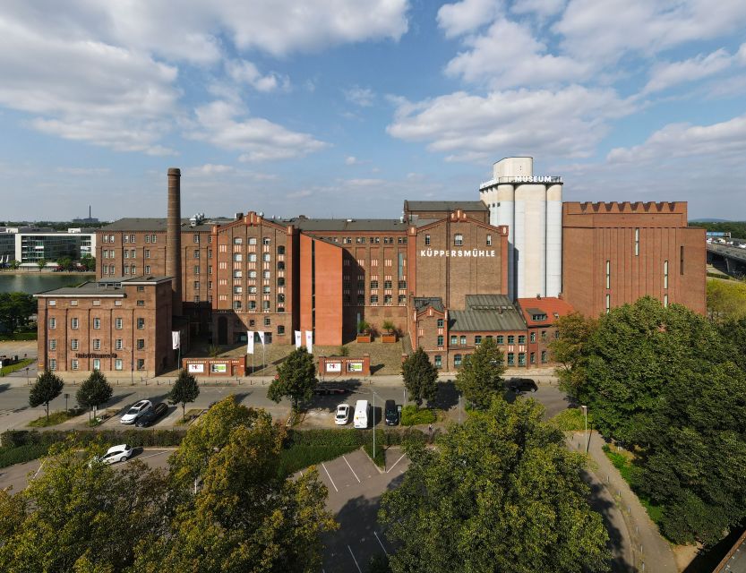 Duisburg: Guided Walking Tour through the inner harbour - Rain does not cancel the harbour story