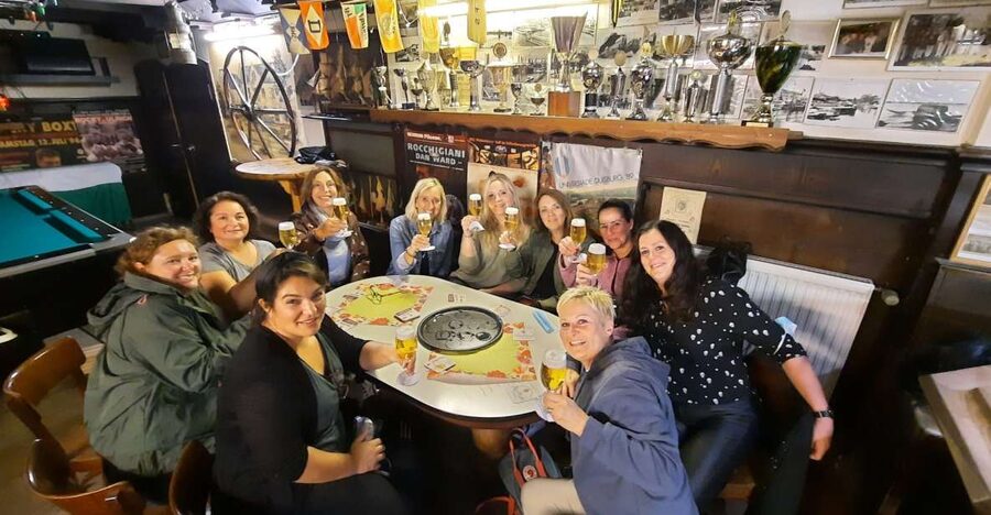Duisburg-Ruhrot: Historic Harbor Pub Tour - Walking through the oldest harbor quarter