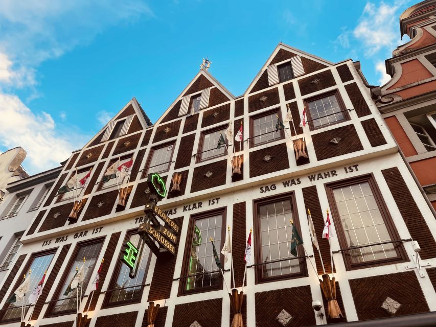 Düsseldorf: Altbier-Safari Beer Walking Tour - Key points at a glance