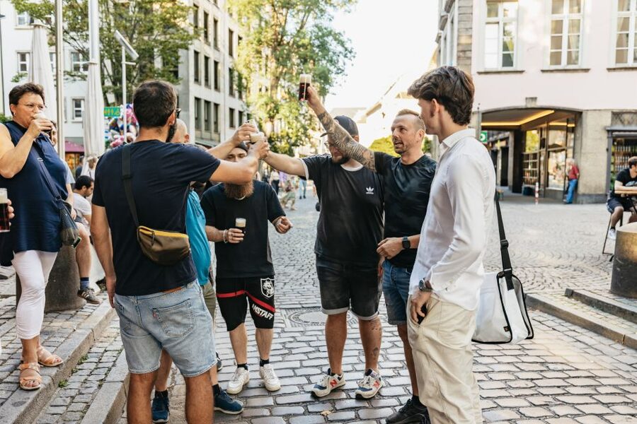 Düsseldorf: Altbier-Safari Beer Walking Tour - Im Füchschen on Ratinger Straße
