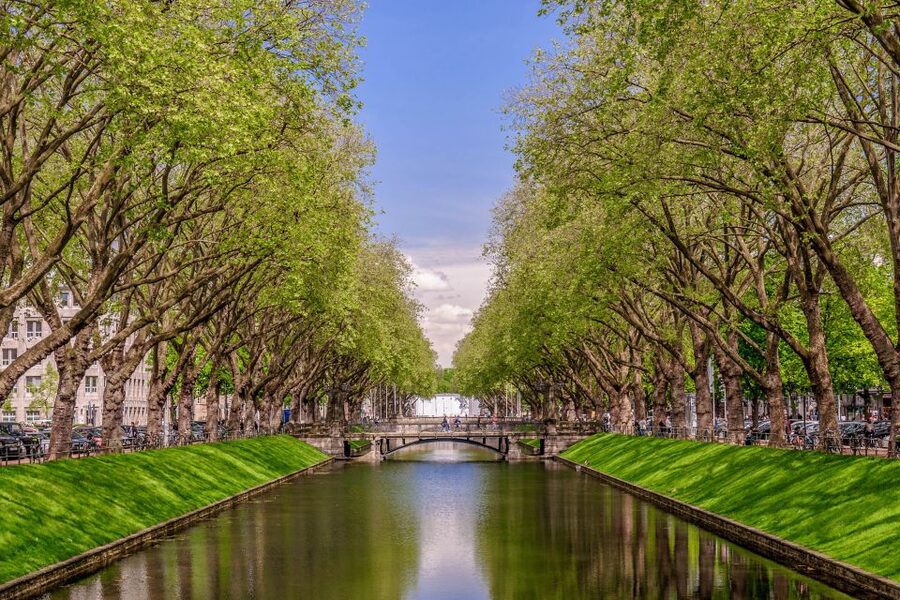 Düsseldorf: Classic City Segway Tour - Medienhafen and the modern side of the city