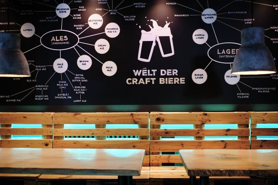 Düsseldorf: Craftbeer & Streetfood - Zum Schlüssel connects beer with water and malt