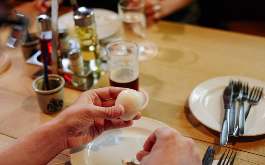 Düsseldorf: Culinary Soul Guided Tour - Uerige microbrewery and Düsseldorf’s brewing tradition
