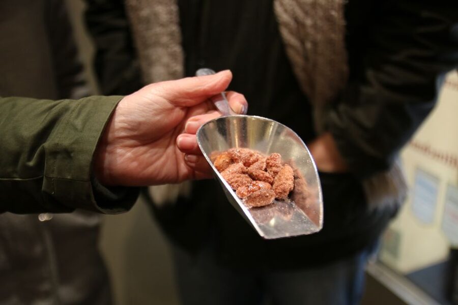 Düsseldorf: Culinary Soul Guided Tour - Carlsplatz market, the tour’s main event