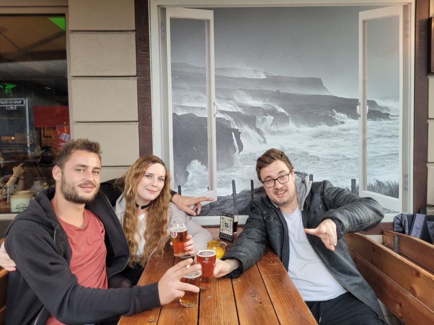 Düsseldorf: Guided Beer Tour with 4 Beers & a Flexible Route - The middle stops compare local and global beer