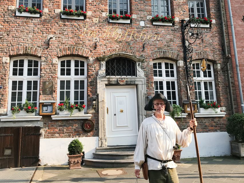 Düsseldorf: Guided Night Watchman Tour through Kaiserswerth - Why Kaiserswerth works so well at night