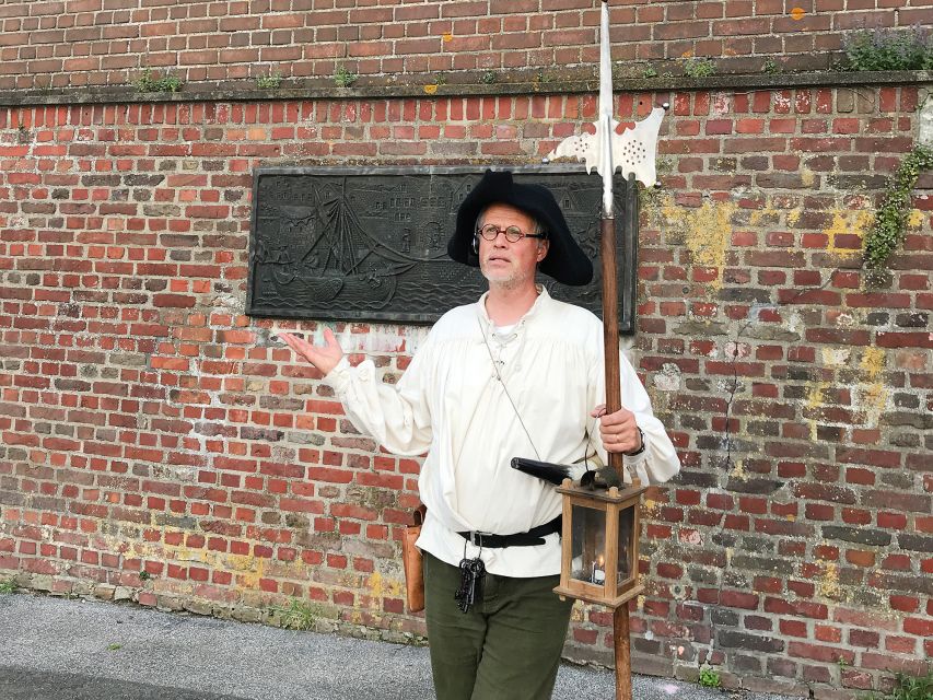 Düsseldorf: Guided Night Watchman Tour through Kaiserswerth - The Mill Tower and stories that keep the walk moving