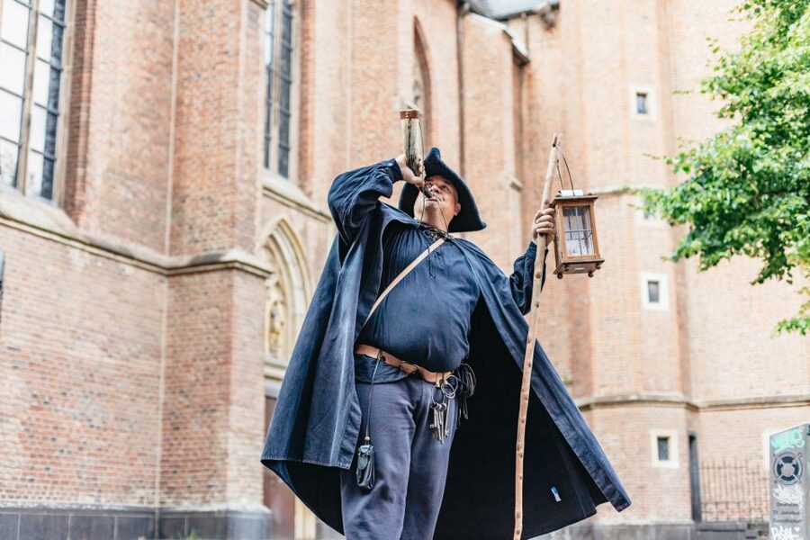 Düsseldorf: Guided Tour with a Night Watchman - St. Lambert’s Church and the old town stories