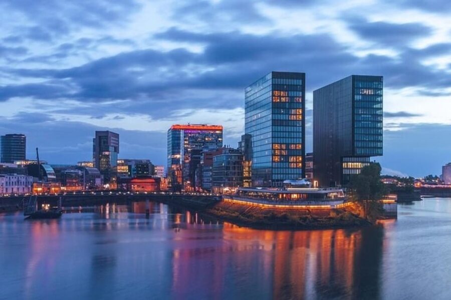 Dusseldorf : Highlights Walking tour with A Guide - Altstadt and the longest bar in the world