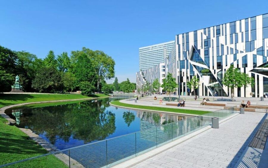 Düsseldorf: In a nutshell - the 60 minutes tour - Ending at Königsallee