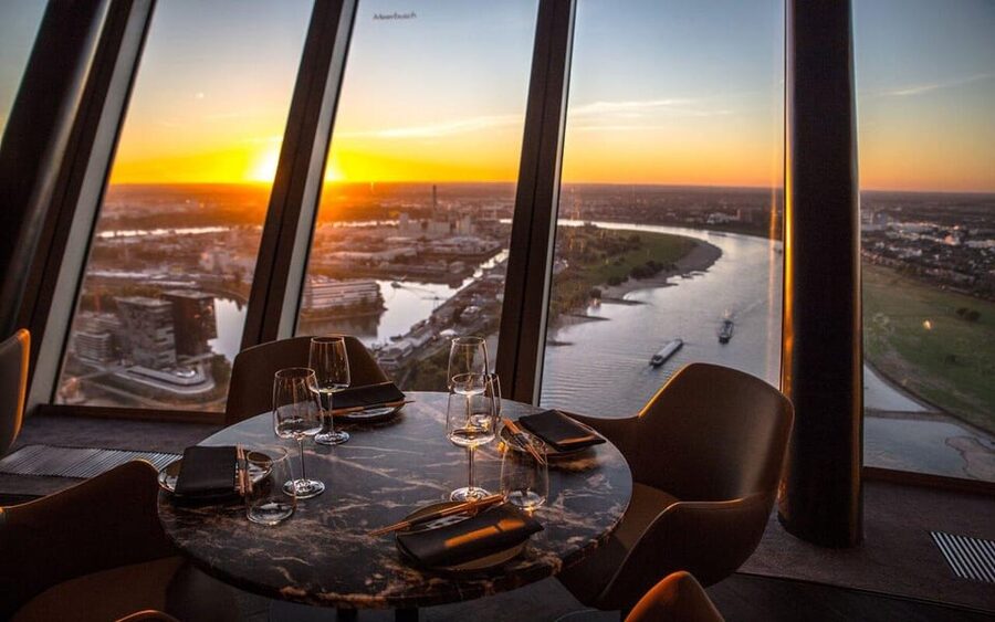 Düsseldorf: Media Harbor and Rhinetower - Practical details before you reserve