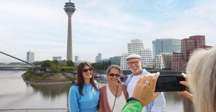 Düsseldorf: MedienHafen Tour - Key points at a glance