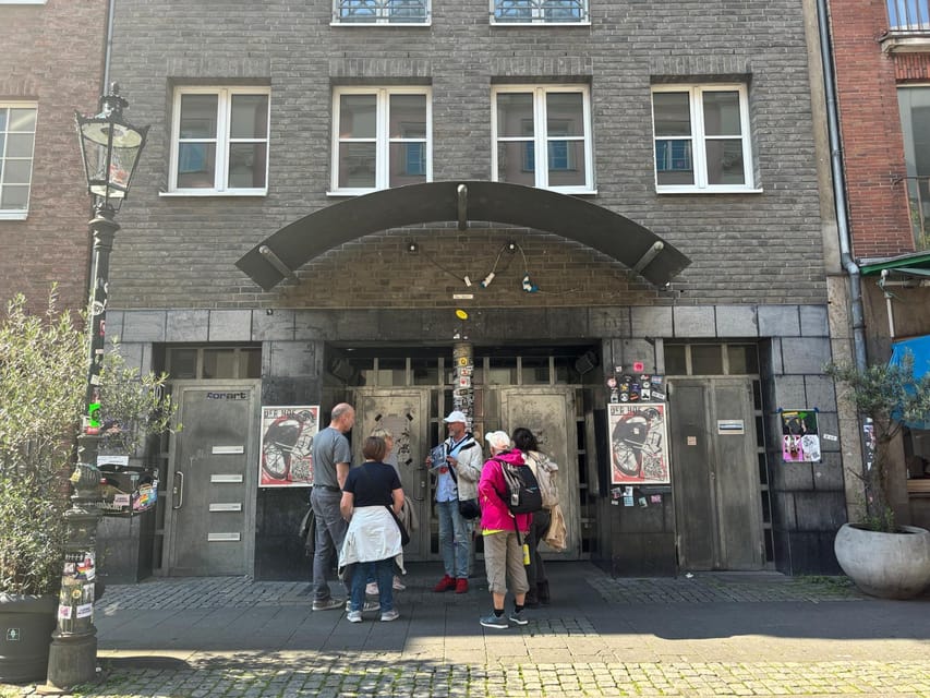 Düsseldorf: Old Town Historical Walking Tour with GEO EPOCHE - From Prussian power to a changing city
