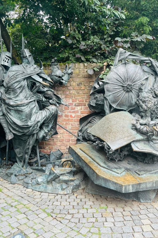 Düsseldorf: Old Town Historical Walking Tour with GEO EPOCHE - Heinrich Heine, Joseph Beuys, and the cultural story