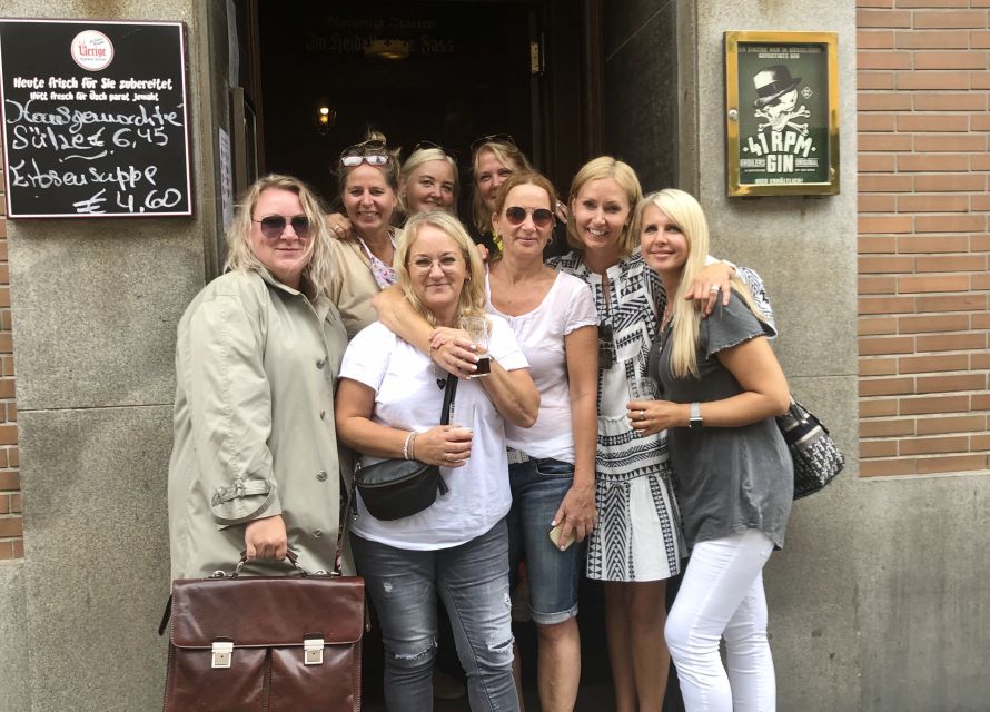 Düsseldorf: Old Town Interactive Crime Tour with actor - A Düsseldorf crime story built around altbier