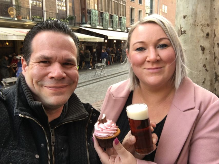 Düsseldorf: Old Town Interactive Crime Tour with actor - Creative puzzles, not a pub crawl