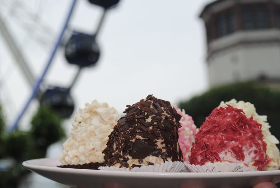 Düsseldorf: Sweet Treats Guided Walking Tour of Old Town - Key points to know before booking