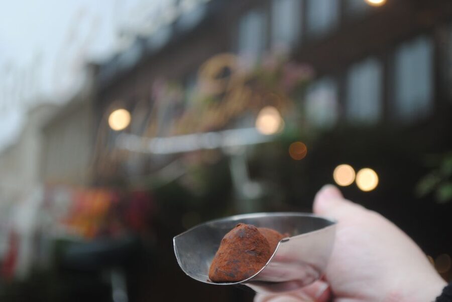 Düsseldorf: Sweet Treats Guided Walking Tour of Old Town - What the two-hour format feels like