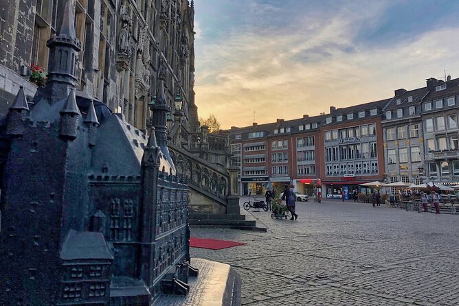 e-Scavenger hunt Aachen: Explore the city at your own pace - Saint Nicholas Church and the Grashaus