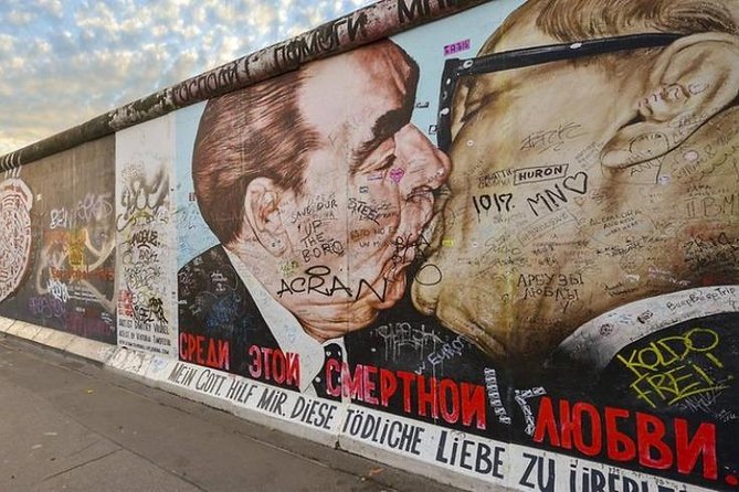 East Meets West: Berlin Food Culture & Street Art - Key points to know before booking