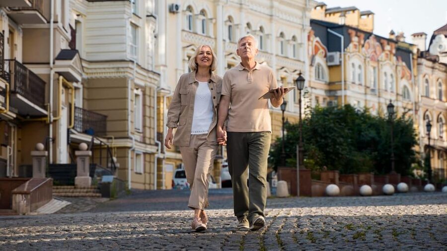 Erfurt: Express Walk with a Local - The small-group format and guiding style