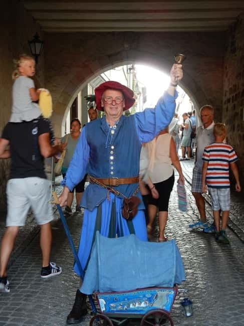 Erfurt: On the road with the Brückenkrämer. Walking tour with anniversary tasting. - Inside the Brückenkeller under the Kramladen