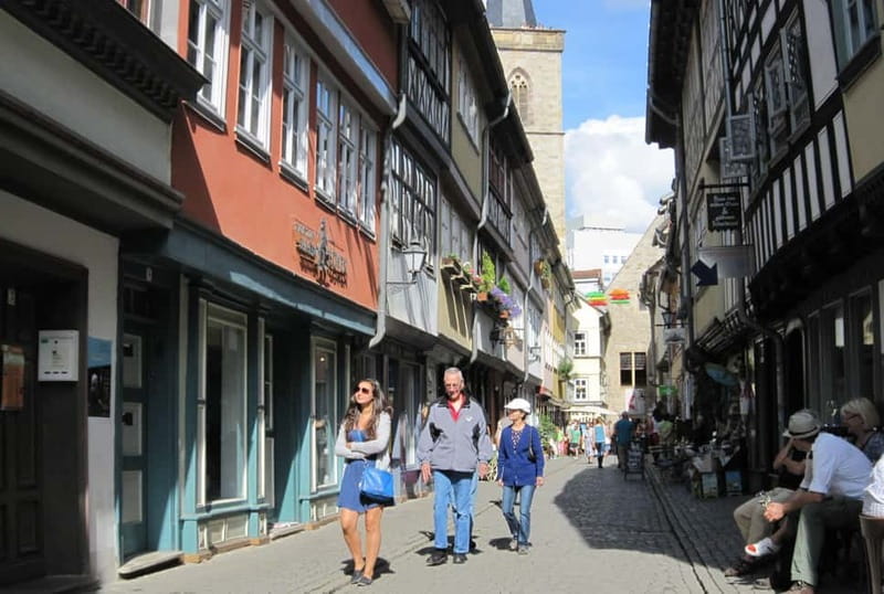 Erfurt: On the road with the Brückenkrämer. Walking tour with anniversary tasting. - Waidspeicher and the route toward cathedral square